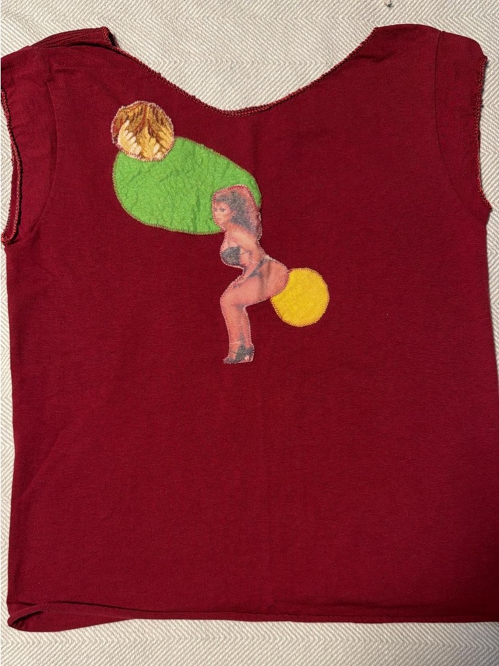 VTG Iris Chacón Burgundy Sleeveless Graphic Tank Top